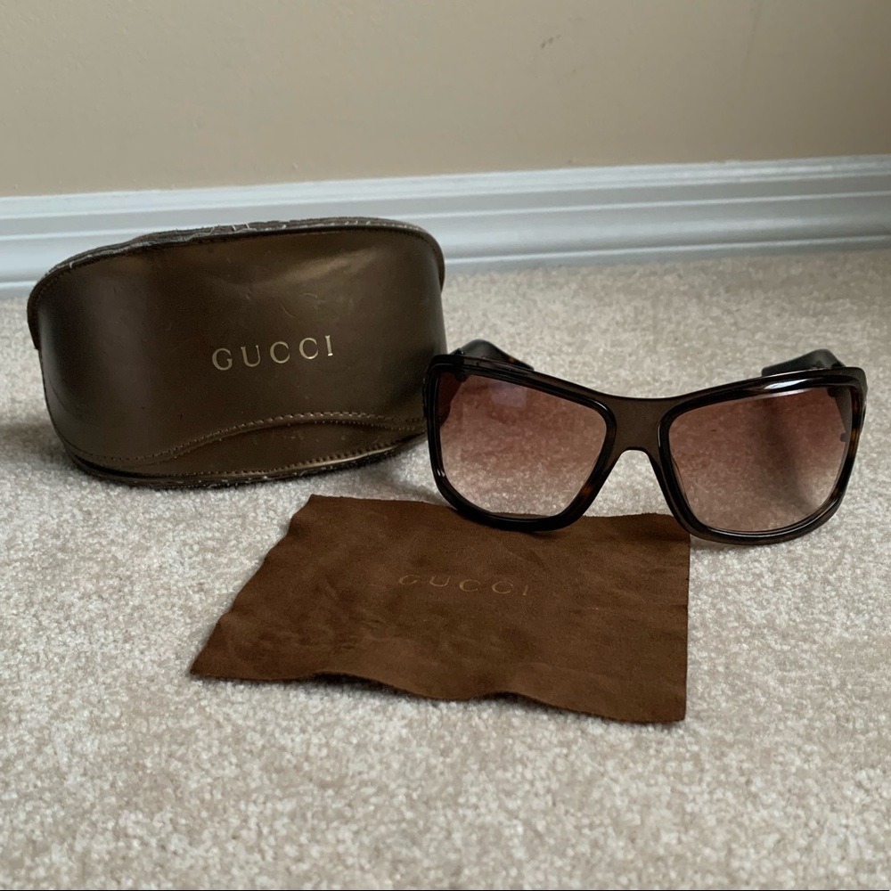 Women’s Gucci brown gradient sunglasses with gold